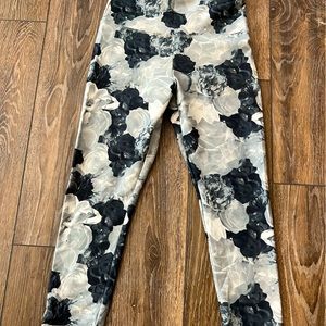 Balance collection high waist capris Medium.